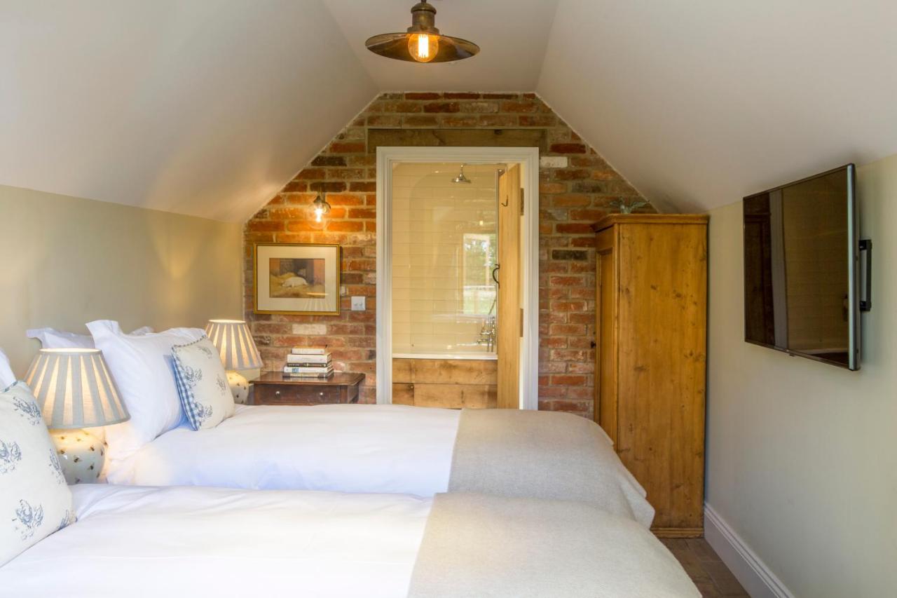 The Cowsheds Villa Brinkworth Dış mekan fotoğraf